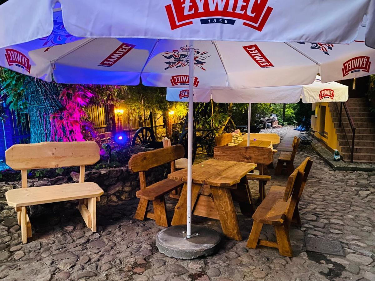 Karczma Pod Jesionem Hotell Brdow Exteriör bild