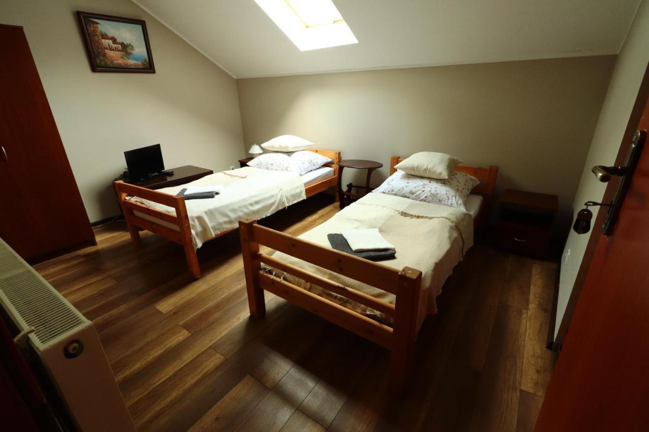 Karczma Pod Jesionem Hotell Brdow Exteriör bild
