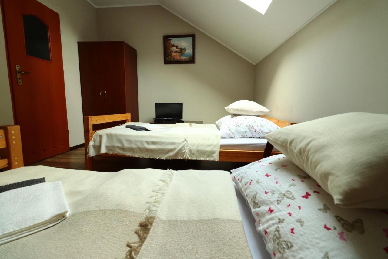Karczma Pod Jesionem Hotell Brdow Exteriör bild