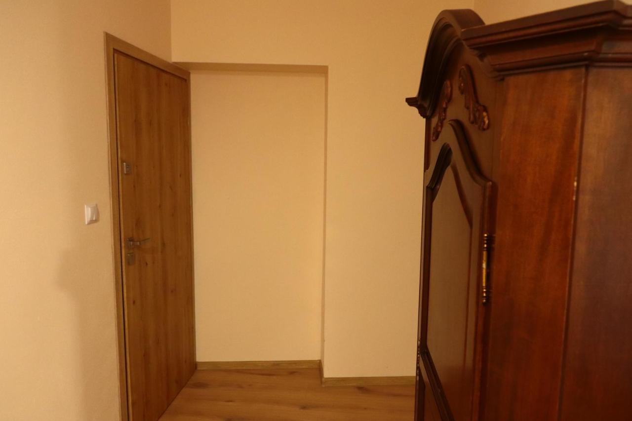 Karczma Pod Jesionem Hotell Brdow Exteriör bild
