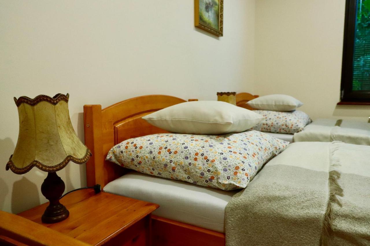 Karczma Pod Jesionem Hotell Brdow Exteriör bild
