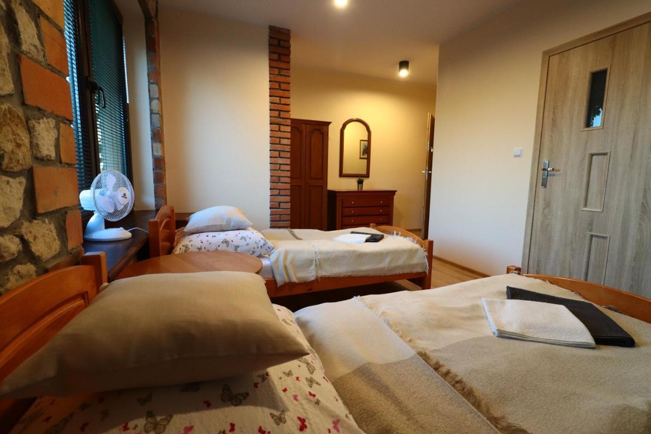 Karczma Pod Jesionem Hotell Brdow Exteriör bild