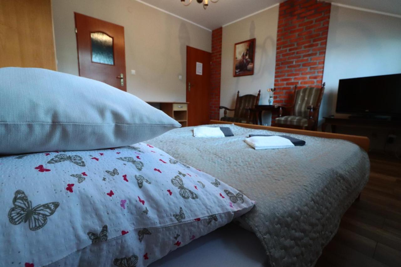 Karczma Pod Jesionem Hotell Brdow Exteriör bild