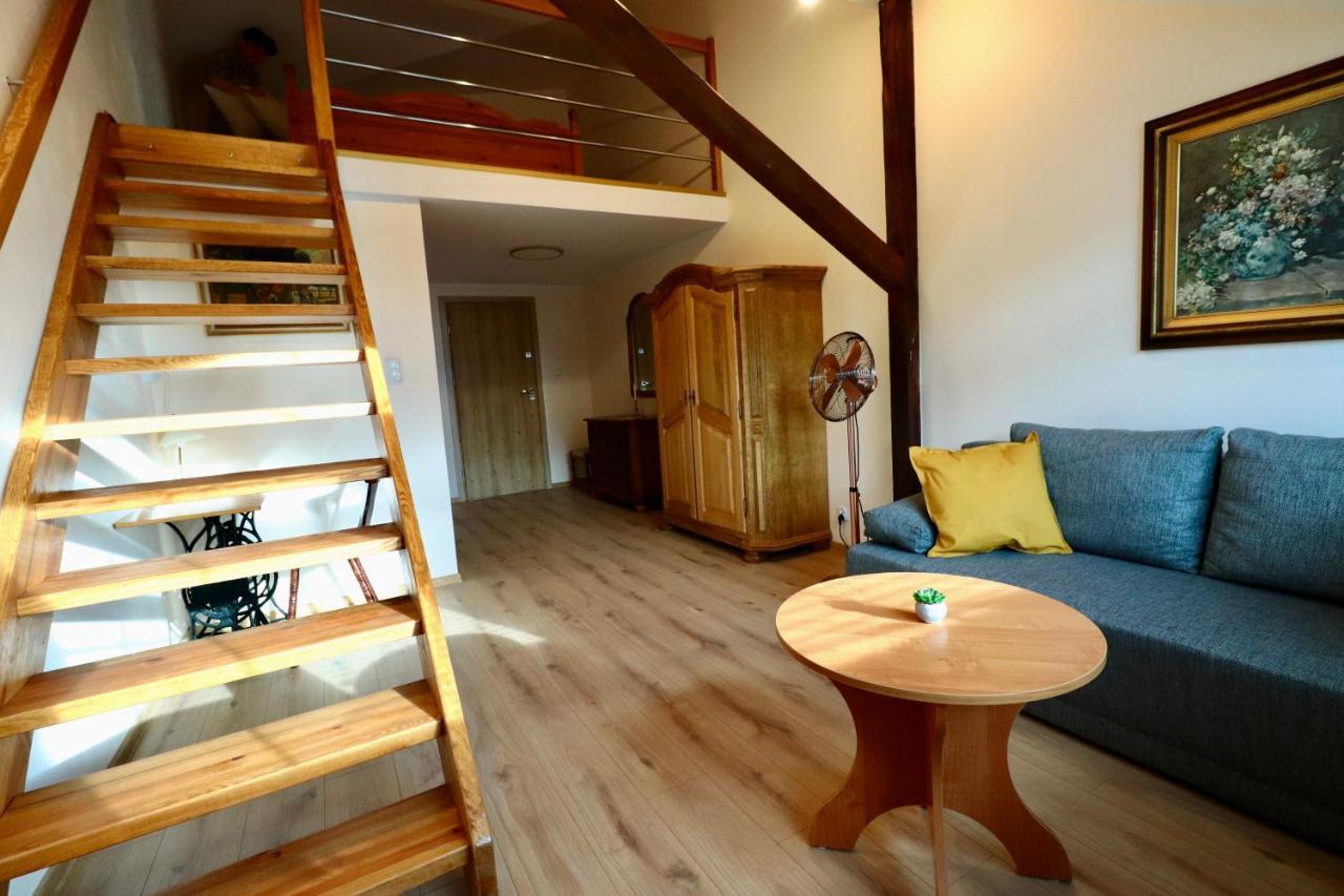 Karczma Pod Jesionem Hotell Brdow Exteriör bild